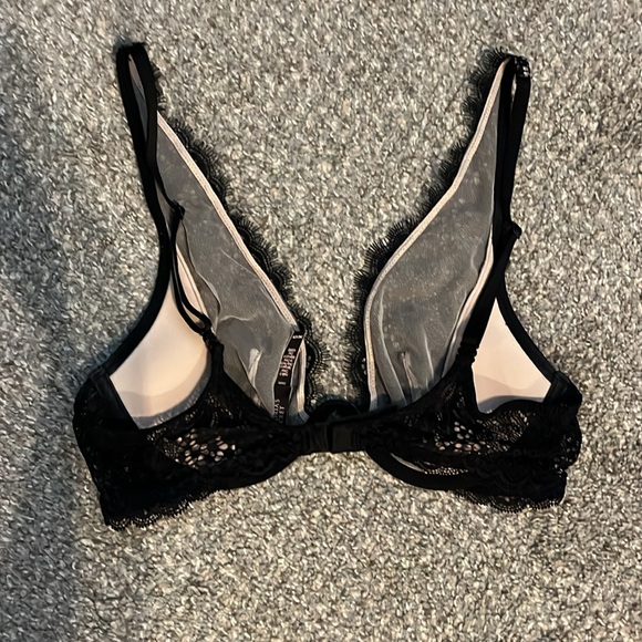 Victoria’s Secret Very Sexy Unlined Push-up without padding Studded Lace Bra 34C - Picture 4 of 9